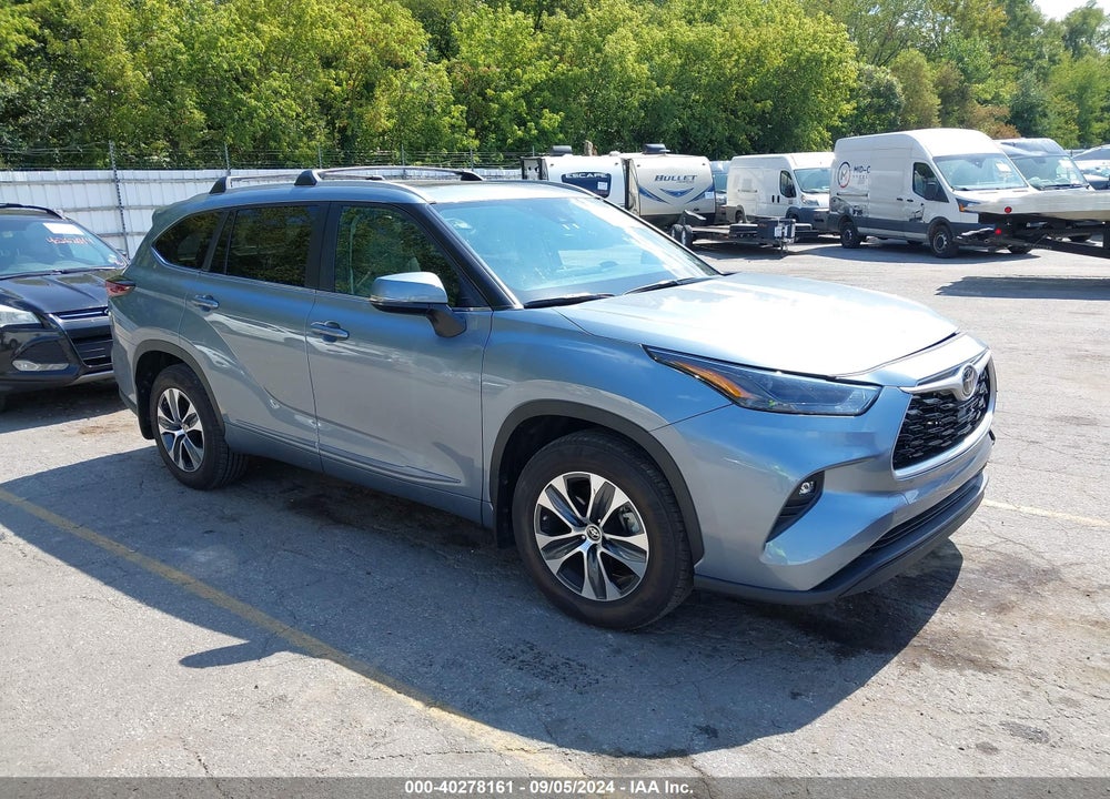 2024 TOYOTA HIGHLANDER XLE VIN: 5TDKDRBH6RS538748