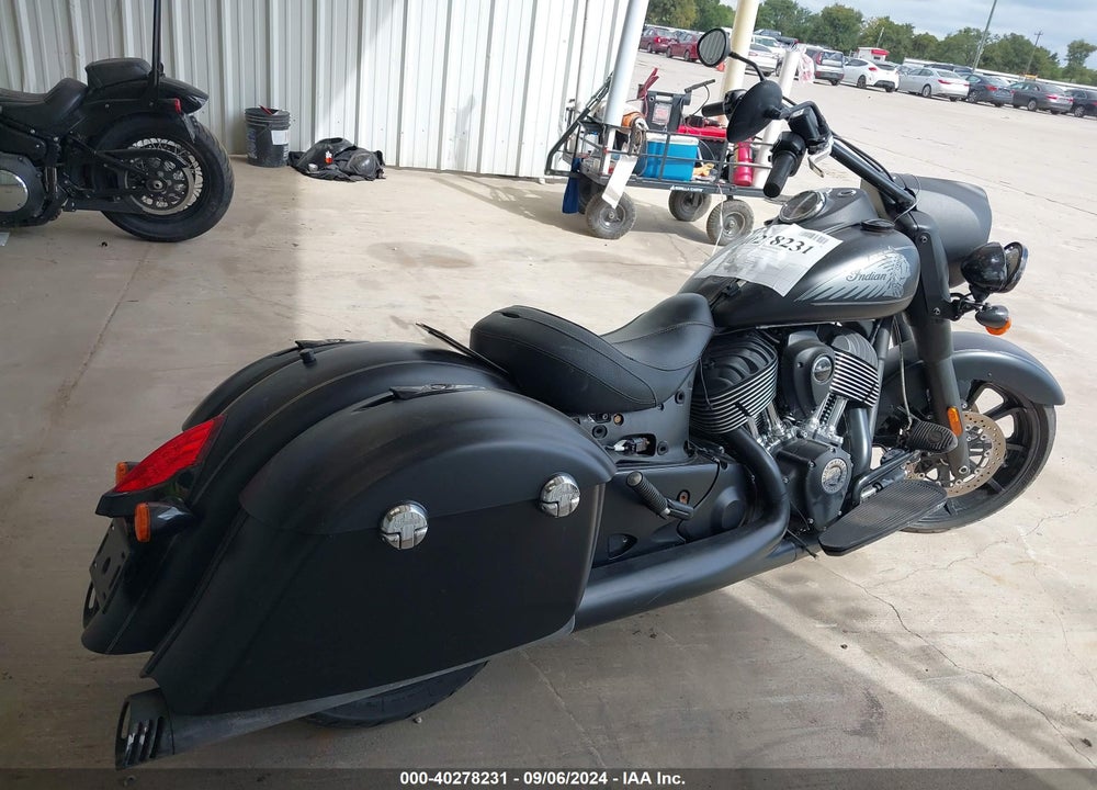2018 INDIAN MOTORCYCLE CO. SPRINGFIELD DARK HORSE VIN: 56KTHDAA3J3361561