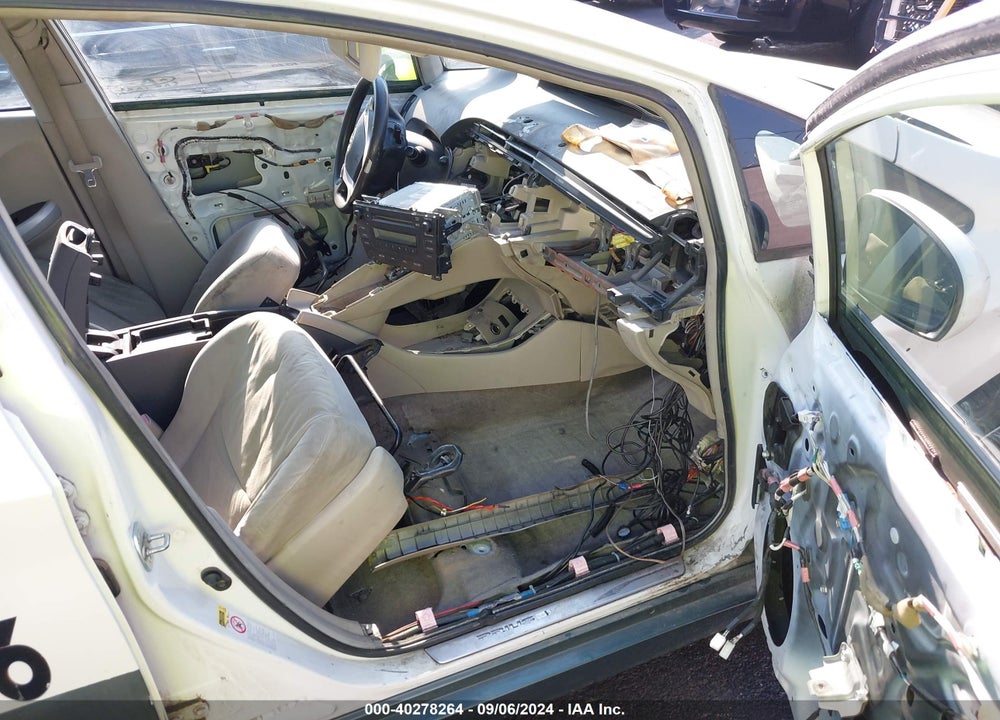 2011 TOYOTA PRIUS TWO VIN: JTDKN3DU6B0321505