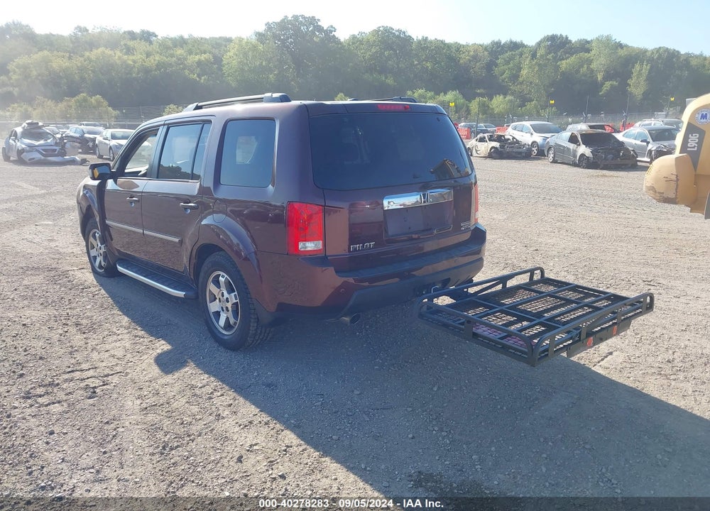 2011 HONDA PILOT TOURING VIN: 5FNYF4H93BB019013