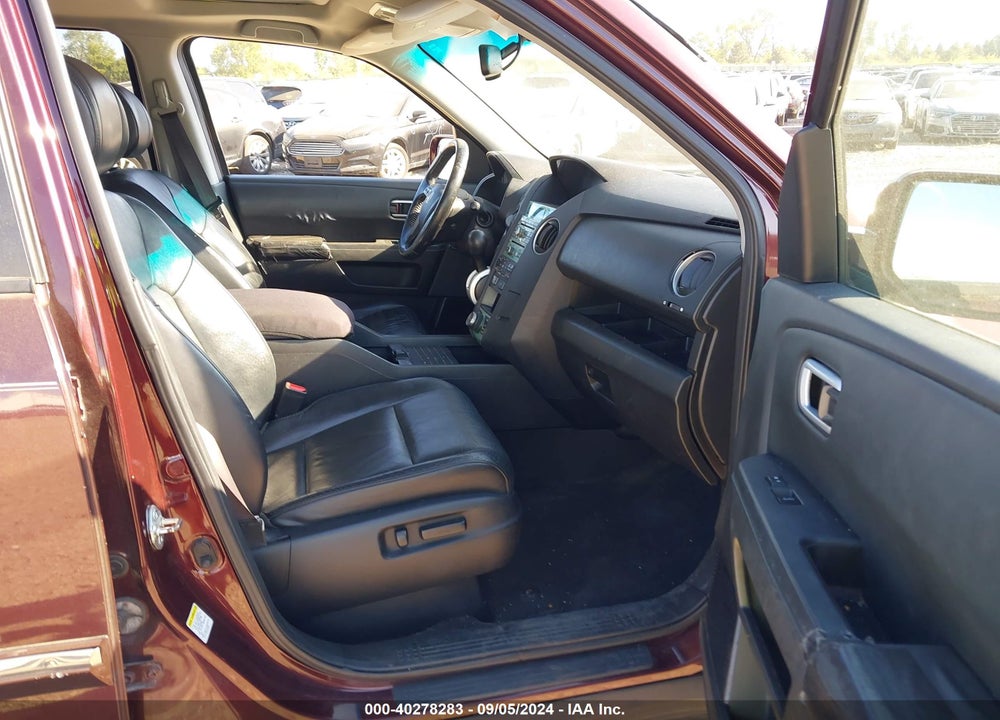 2011 HONDA PILOT TOURING VIN: 5FNYF4H93BB019013