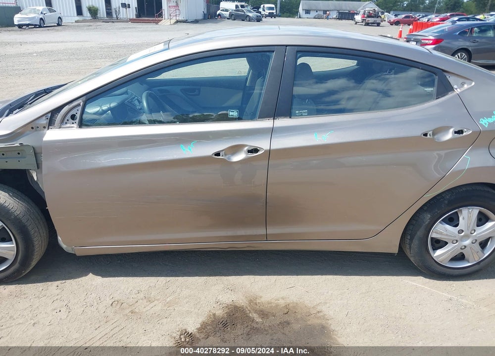 2016 HYUNDAI ELANTRA SE VIN: 5NPDH4AE2GH675325