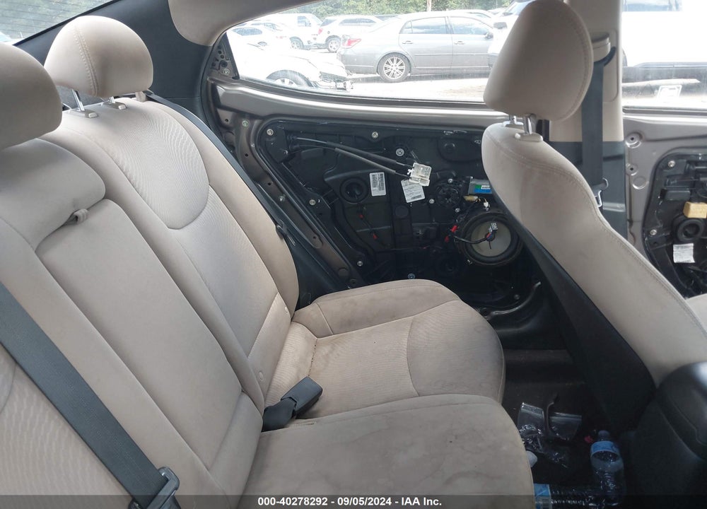 2016 HYUNDAI ELANTRA SE VIN: 5NPDH4AE2GH675325