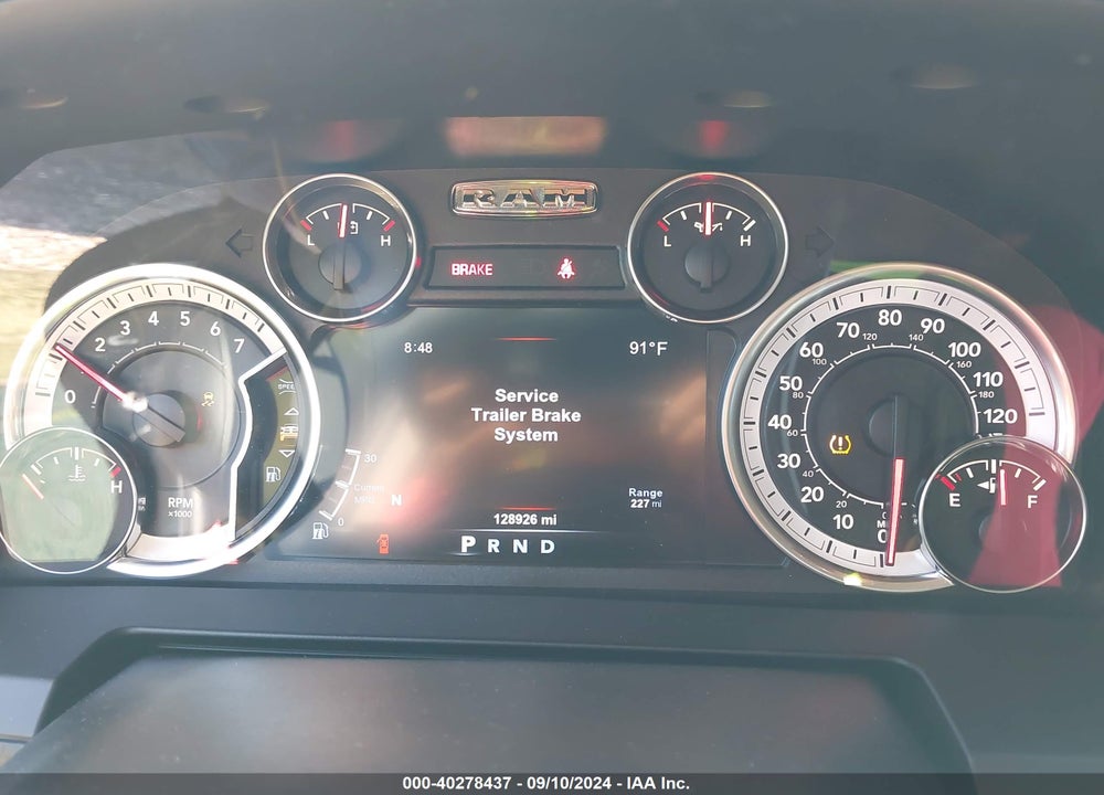 2017 RAM 1500 VIN: 1C6RR7MT4HS728261