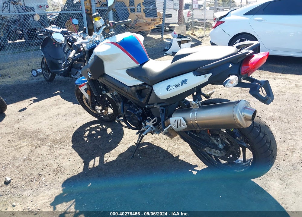 2011 BMW F800 R VIN: WB1022708BZS50111