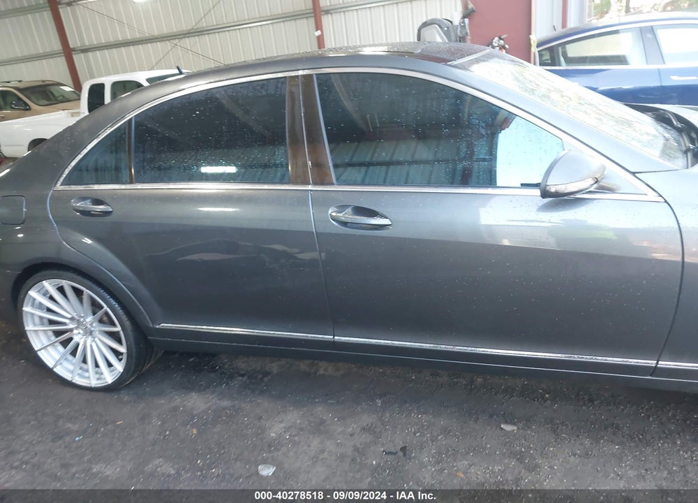 2007 MERCEDES-BENZ S 550 VIN: WDDNG71X47A053400