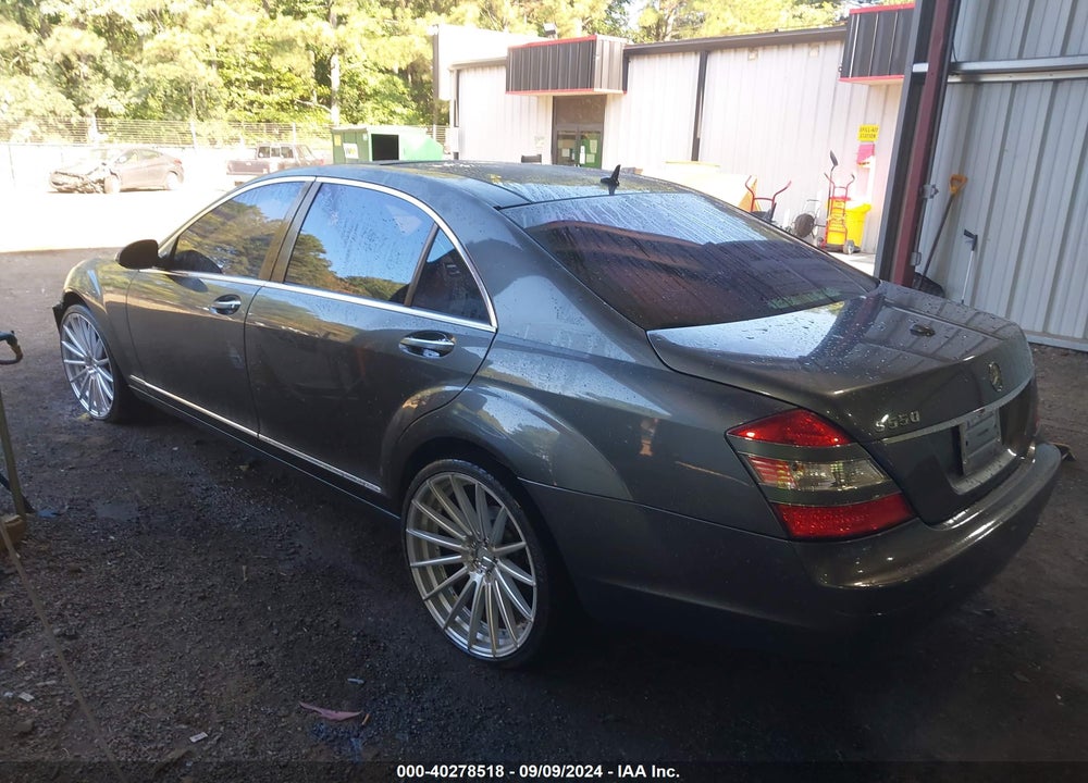 2007 MERCEDES-BENZ S 550 VIN: WDDNG71X47A053400