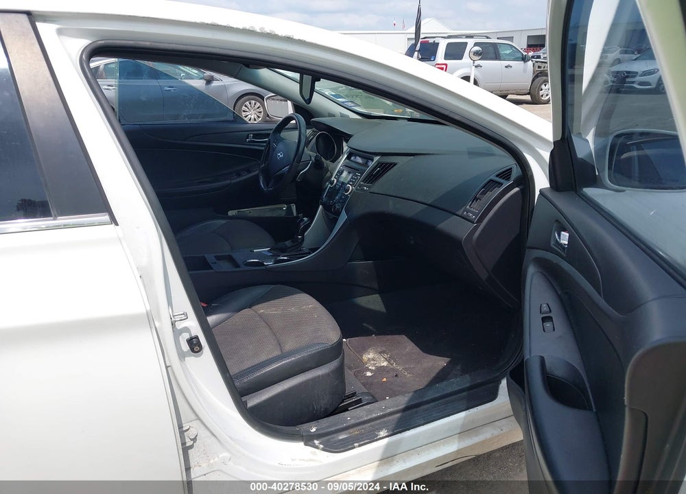 2011 HYUNDAI SONATA VIN: 5NPEC4AC2BH174090