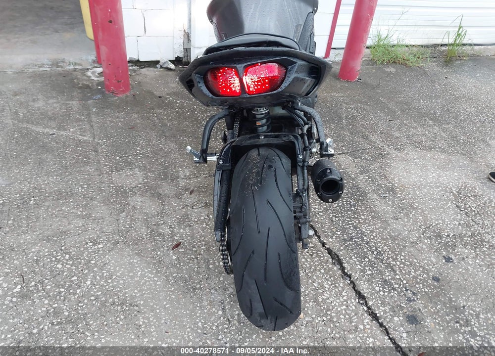 2013 YAMAHA FZ8-N VIN: JYARN27E2DA003905