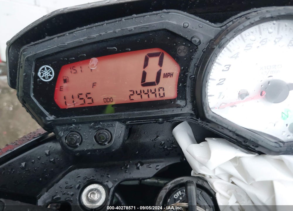 2013 YAMAHA FZ8-N VIN: JYARN27E2DA003905