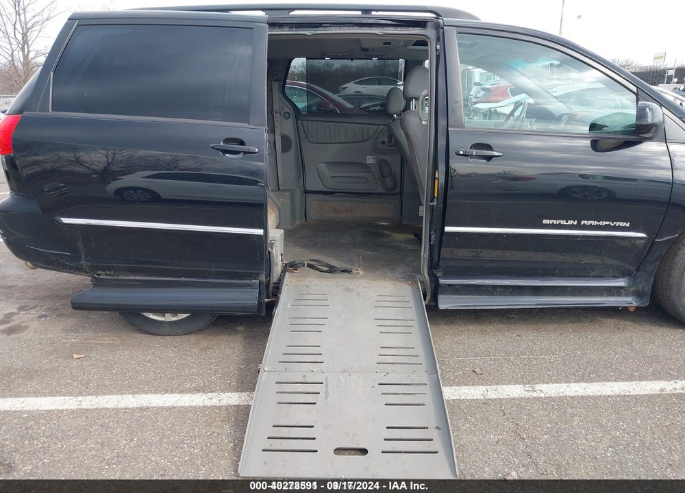 2008 TOYOTA SIENNA VIN: 5TDZK22C68S173972
