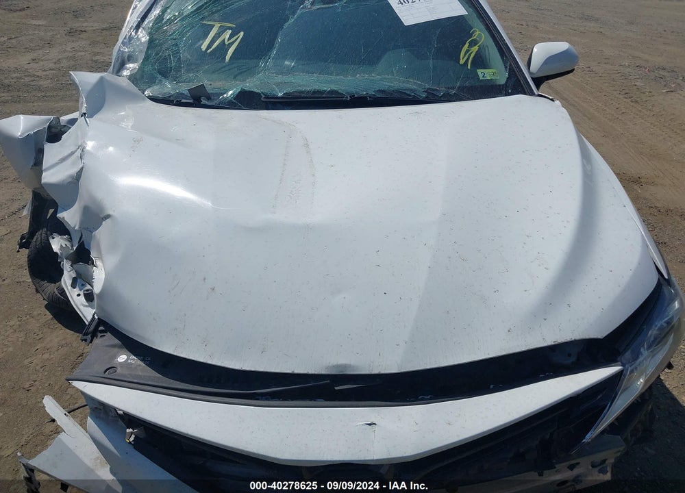 2018 TOYOTA CAMRY LE VIN: 4T1B11HK5JU567084