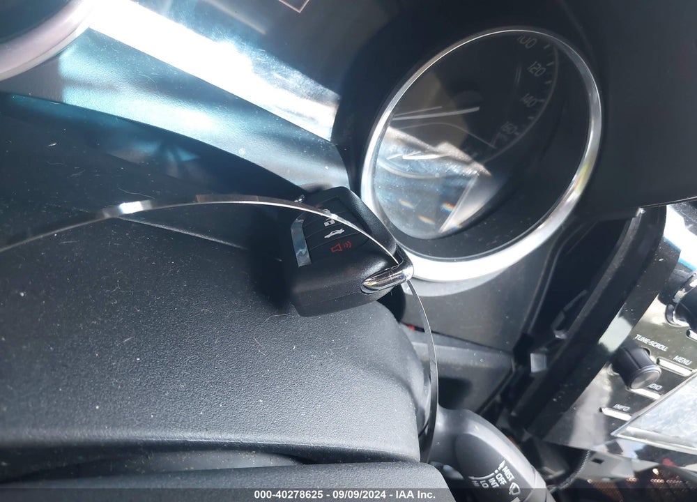 2018 TOYOTA CAMRY LE VIN: 4T1B11HK5JU567084