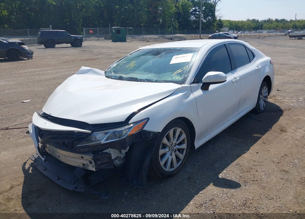 2018 TOYOTA CAMRY LE VIN: 4T1B11HK5JU567084