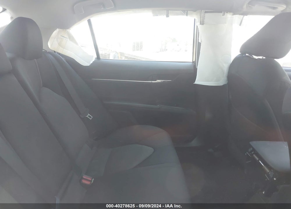 2018 TOYOTA CAMRY LE VIN: 4T1B11HK5JU567084