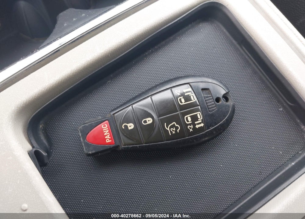 2014 CHRYSLER TOWN & COUNTRY TOURING VIN: 2C4RC1BG6ER358313