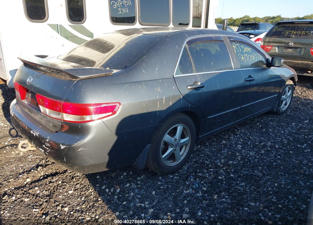 2003 HONDA ACCORD 2.4 EX VIN: JHMCM56793C051081