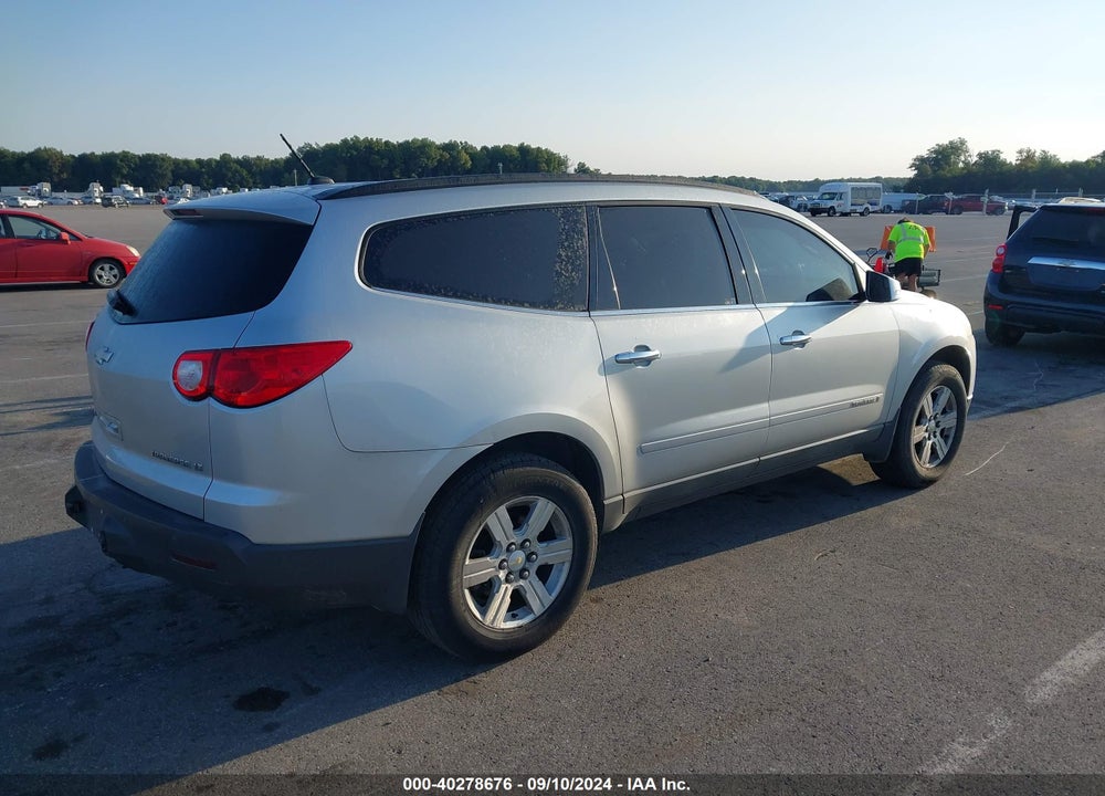 2009 CHEVROLET TRAVERSE LT VIN: 1GNEV23D29S146975