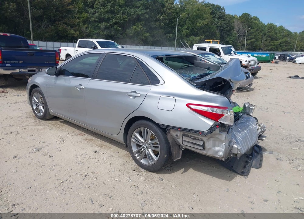 2015 TOYOTA CAMRY SE VIN: 4T1BF1FK2FU100670