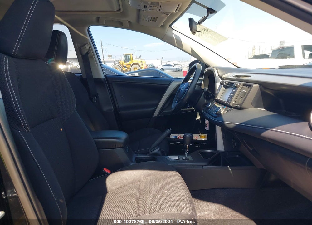 2016 TOYOTA RAV4 XLE VIN: 2T3WFREV5GW253483