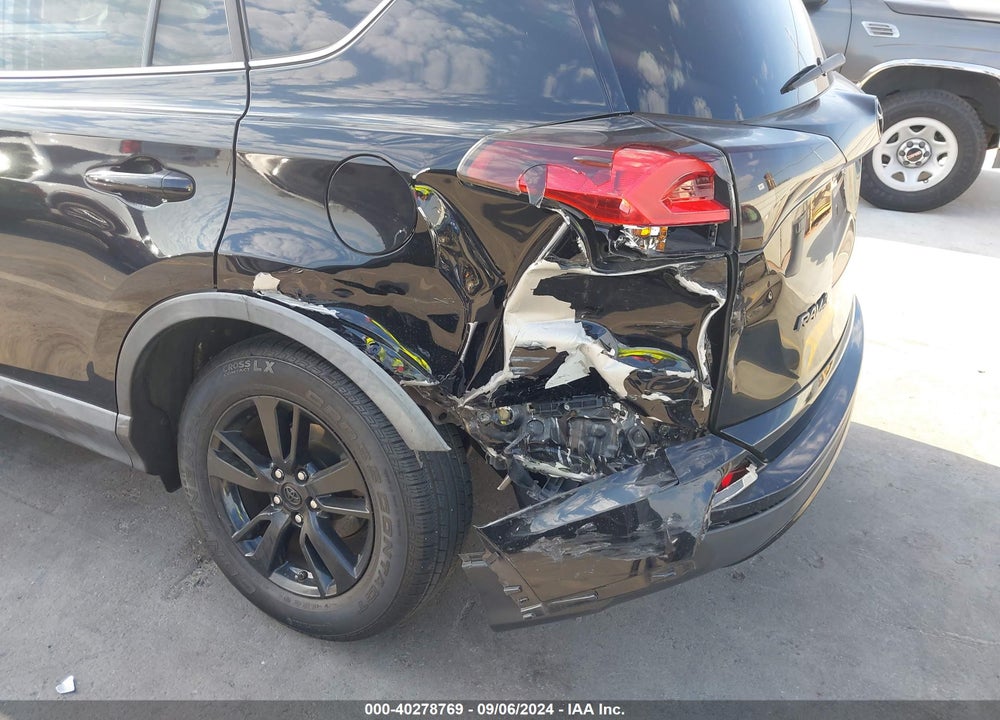 2016 TOYOTA RAV4 XLE VIN: 2T3WFREV5GW253483