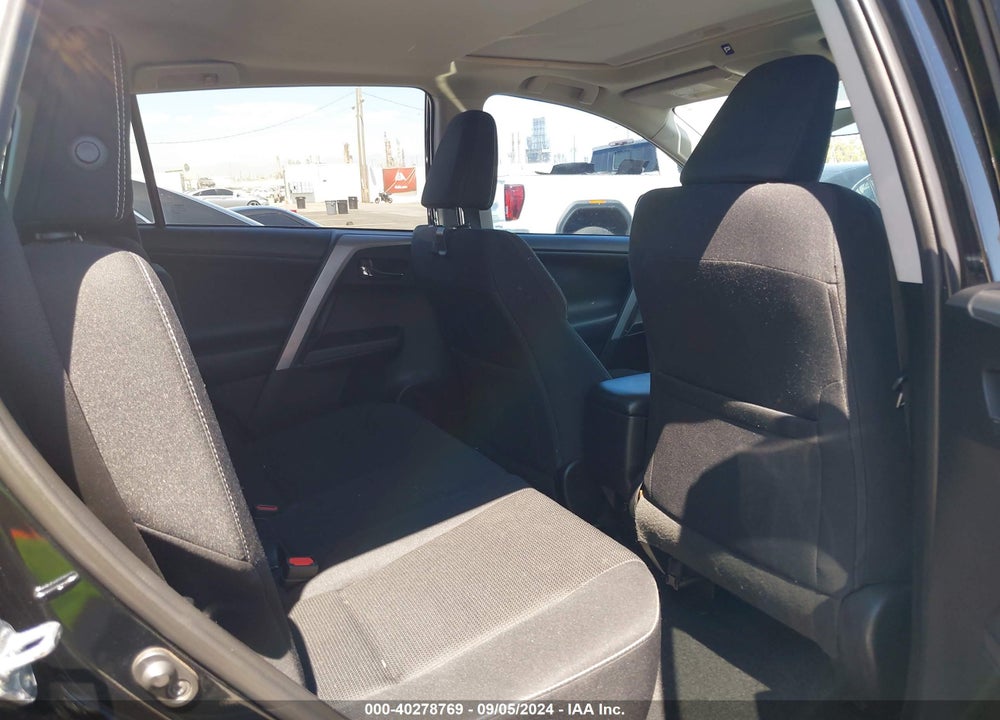 2016 TOYOTA RAV4 XLE VIN: 2T3WFREV5GW253483