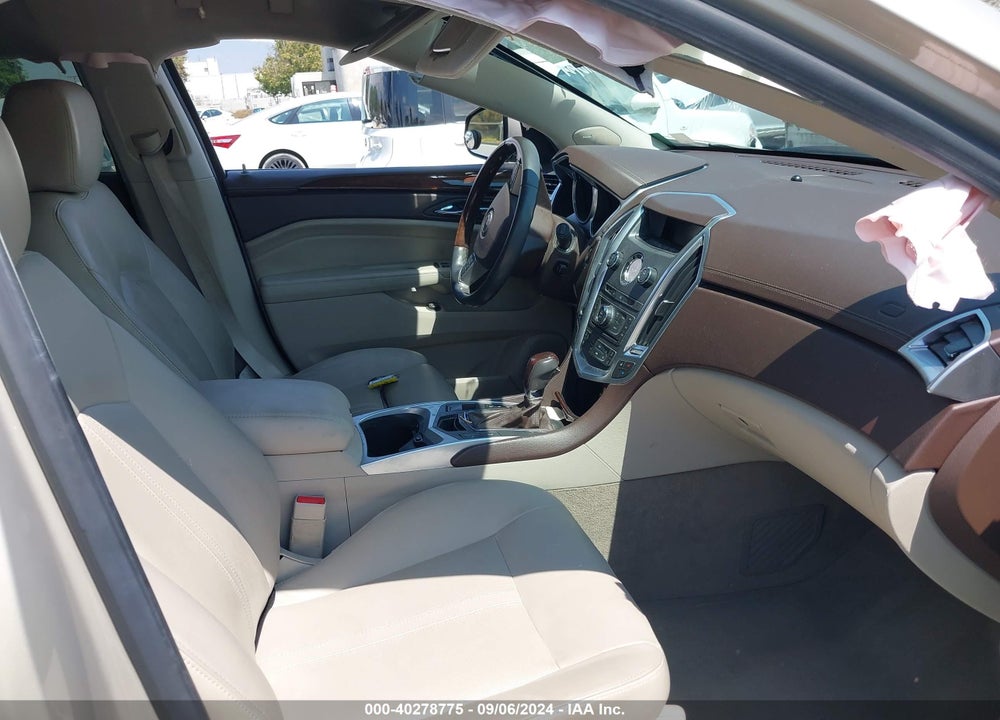 2011 CADILLAC SRX LUXURY COLLECTION VIN: 3GYFNAEY5BS647659