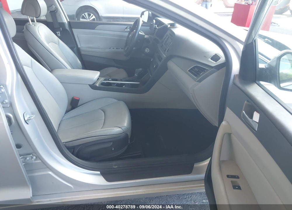 2015 HYUNDAI SONATA VIN: 5NPE24AF2FH203493