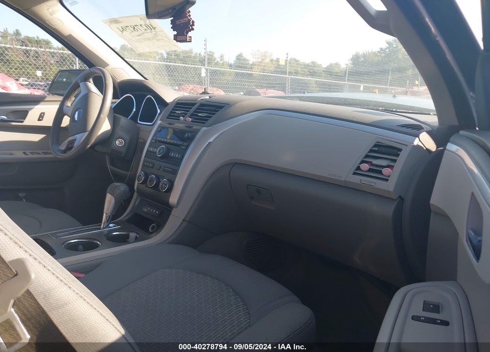 2010 CHEVROLET TRAVERSE VIN: 1GNLVFED2AS111367