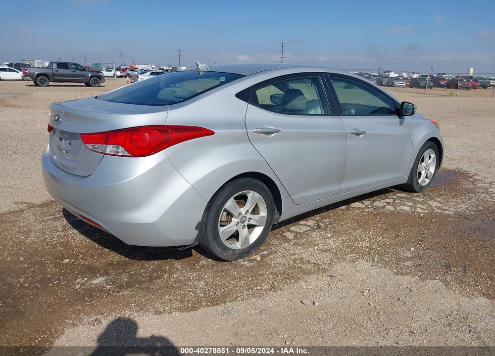 2013 HYUNDAI ELANTRA GLS VIN: KMHDH4AE8DU781310
