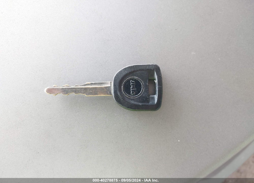 2005 MAZDA 3 S VIN: JM1BK123951262889