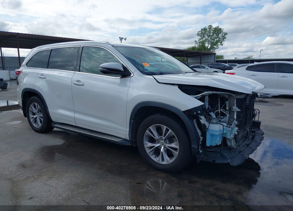 2015 TOYOTA HIGHLANDER XLE V6 VIN: 5TDKKRFH7FS050212