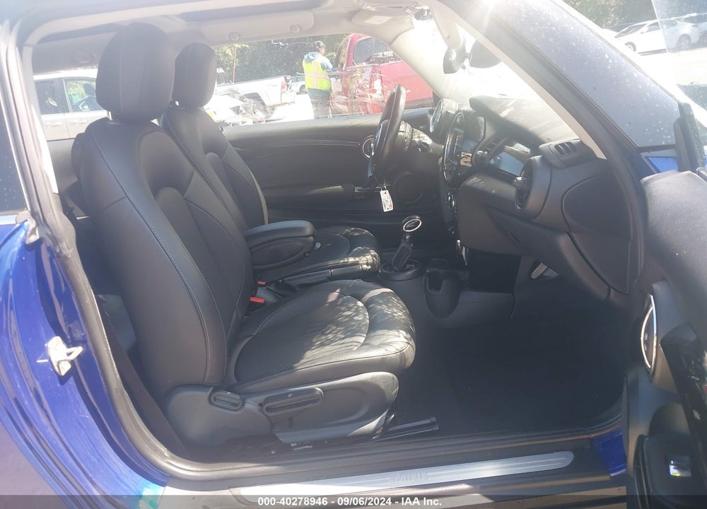 2019 MINI HARDTOP COOPER VIN: WMWXP5C54K2H29852