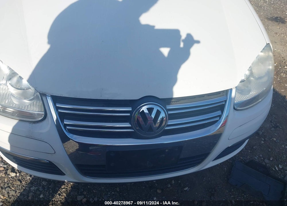 2010 VOLKSWAGEN JETTA LIMITED EDITION VIN: 3VWRZ7AJ4AM110168