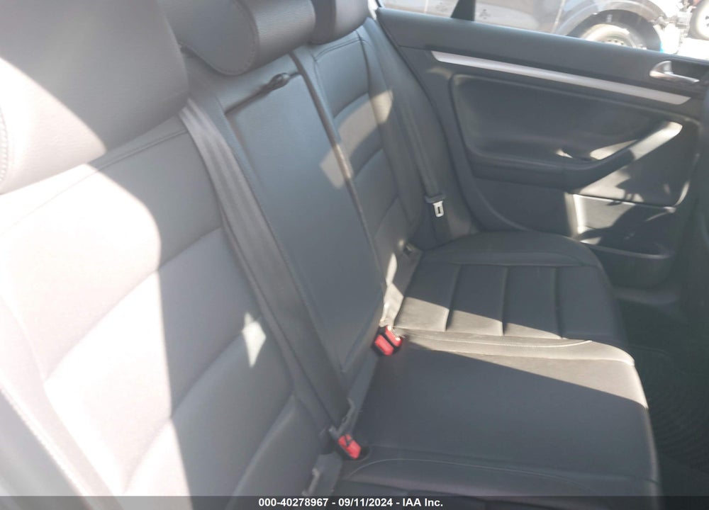 2010 VOLKSWAGEN JETTA LIMITED EDITION VIN: 3VWRZ7AJ4AM110168