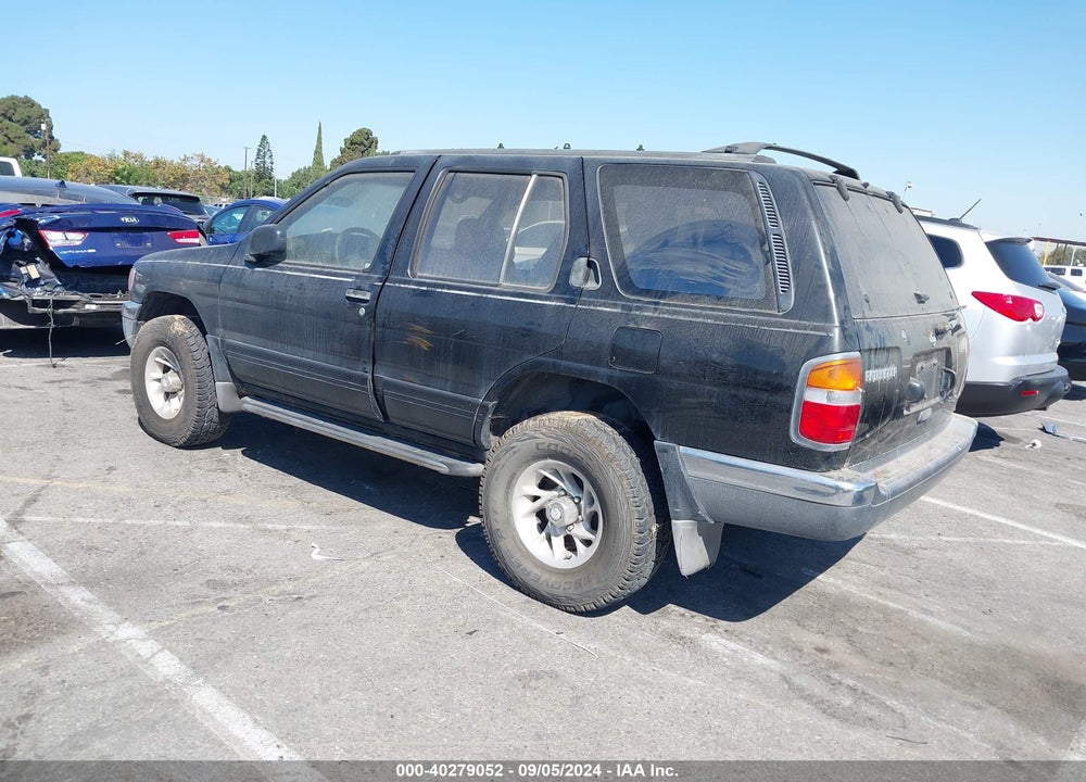 1996 NISSAN PATHFINDER VIN: JN8AR05S6TW011983