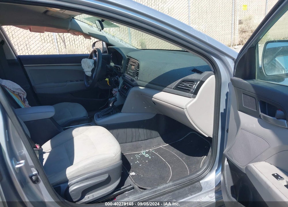 2017 HYUNDAI ELANTRA VIN: 5NPD74LF9HH153642