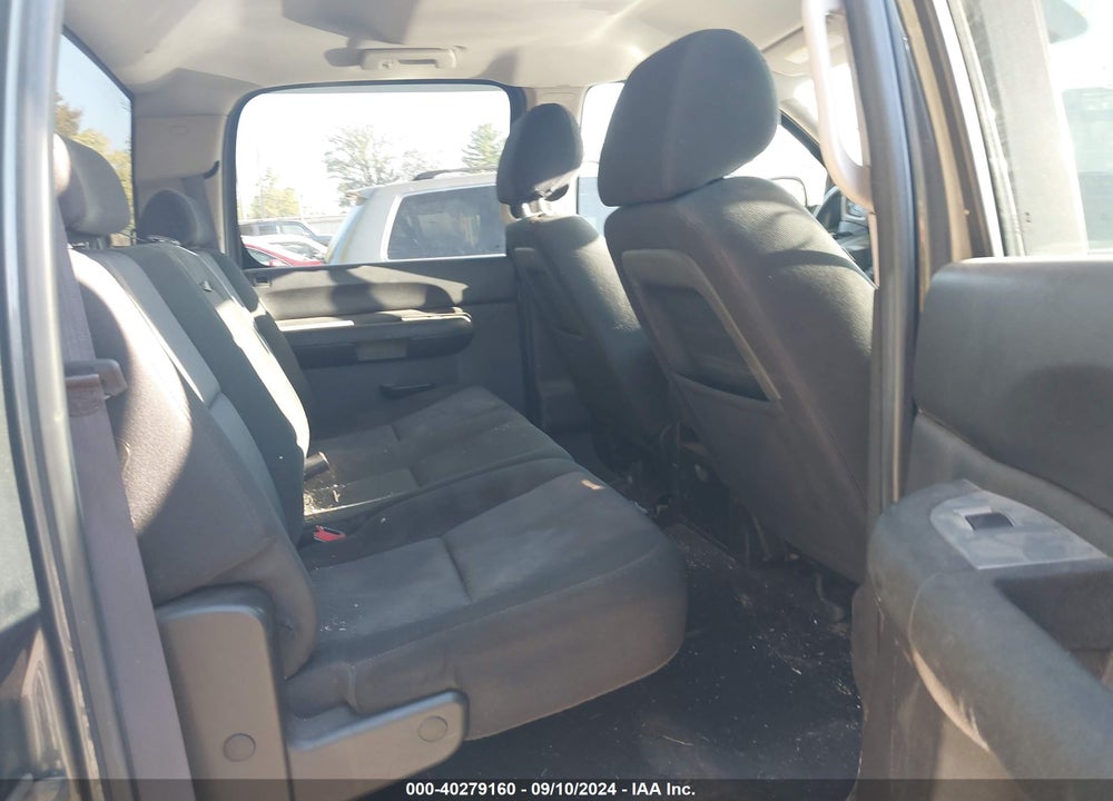 2011 CHEVROLET SILVERADO 1500 LT VIN: 1GCPKSE32BF141370
