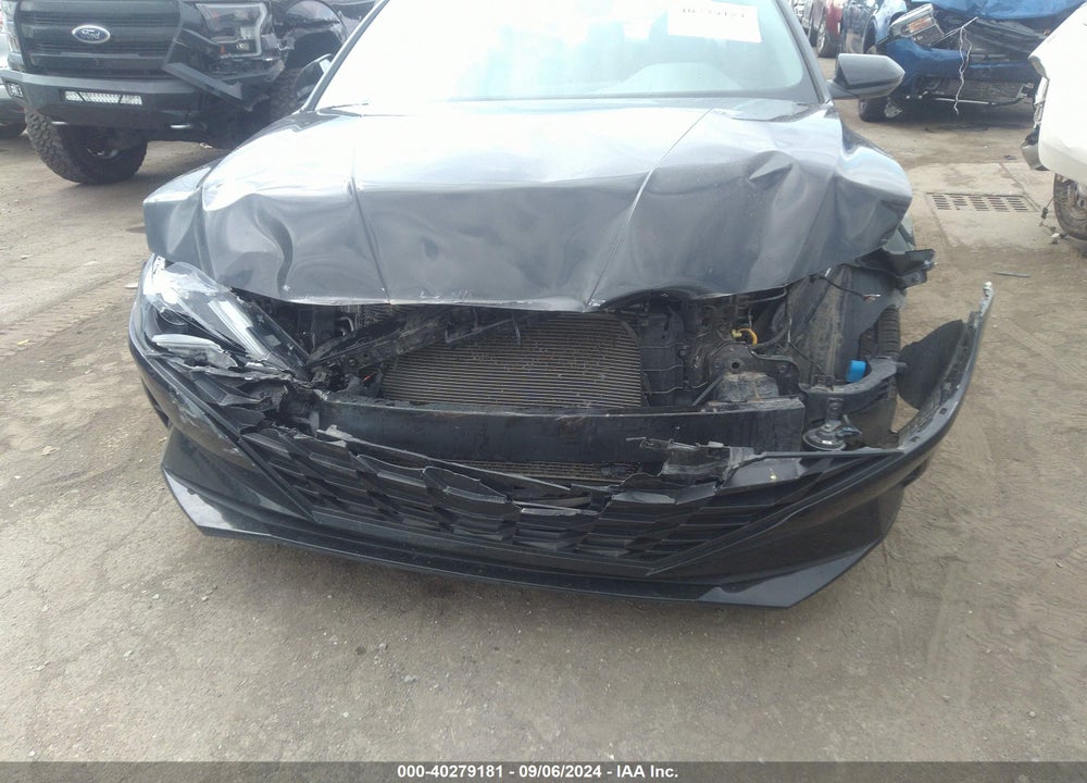2022 HYUNDAI ELANTRA SEL VIN: 5NPLM4AG9NH076251