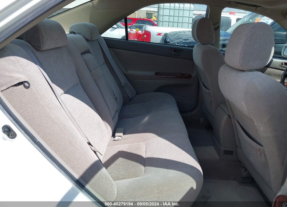 2004 TOYOTA CAMRY LE VIN: JTDBE32K340287186