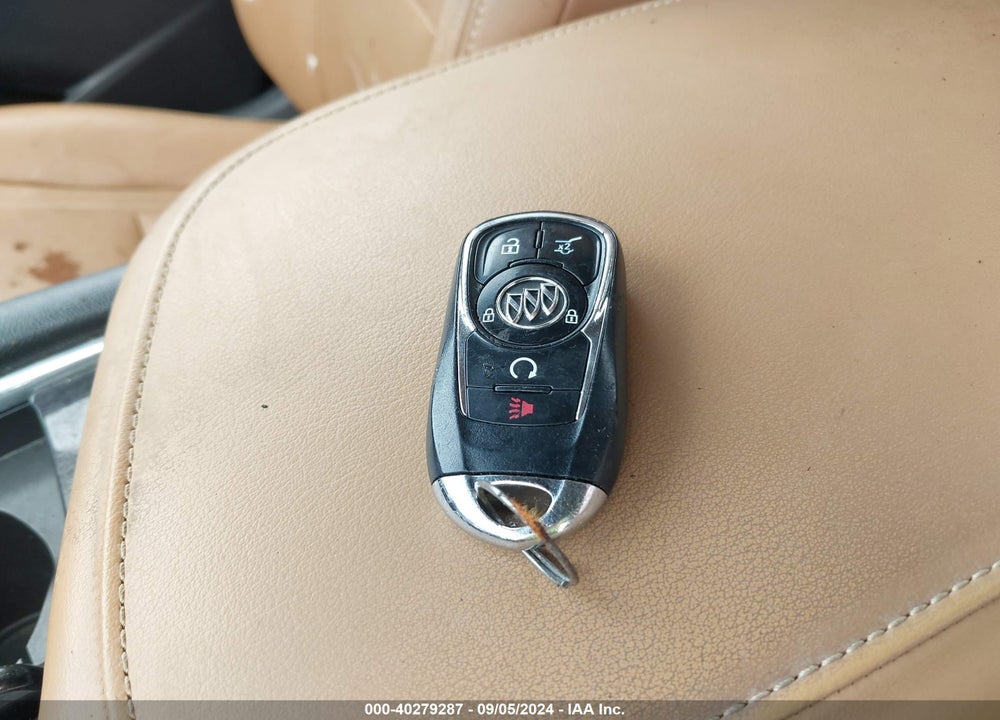 2018 BUICK ENCLAVE PREMIUM VIN: 5GAERCKW1JJ271922