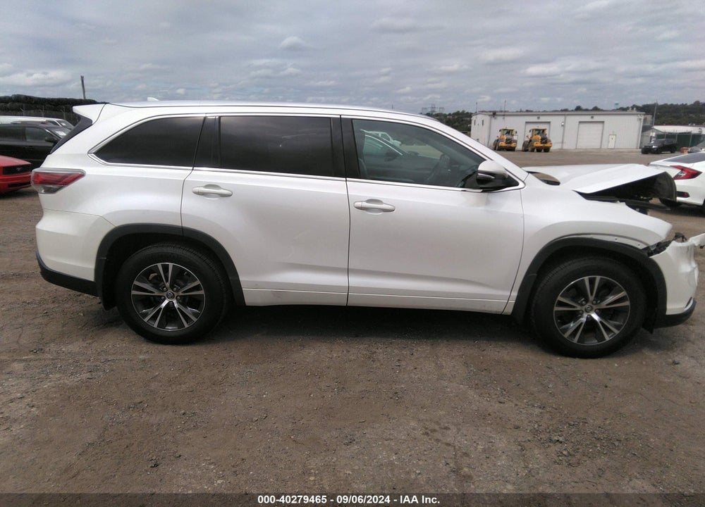 2016 TOYOTA HIGHLANDER XLE V6 VIN: 5TDJKRFH5GS243178