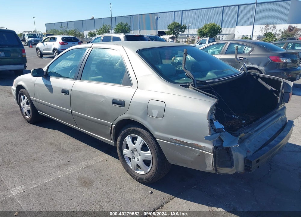 2001 TOYOTA CAMRY LE VIN: JT2BG22K910547728
