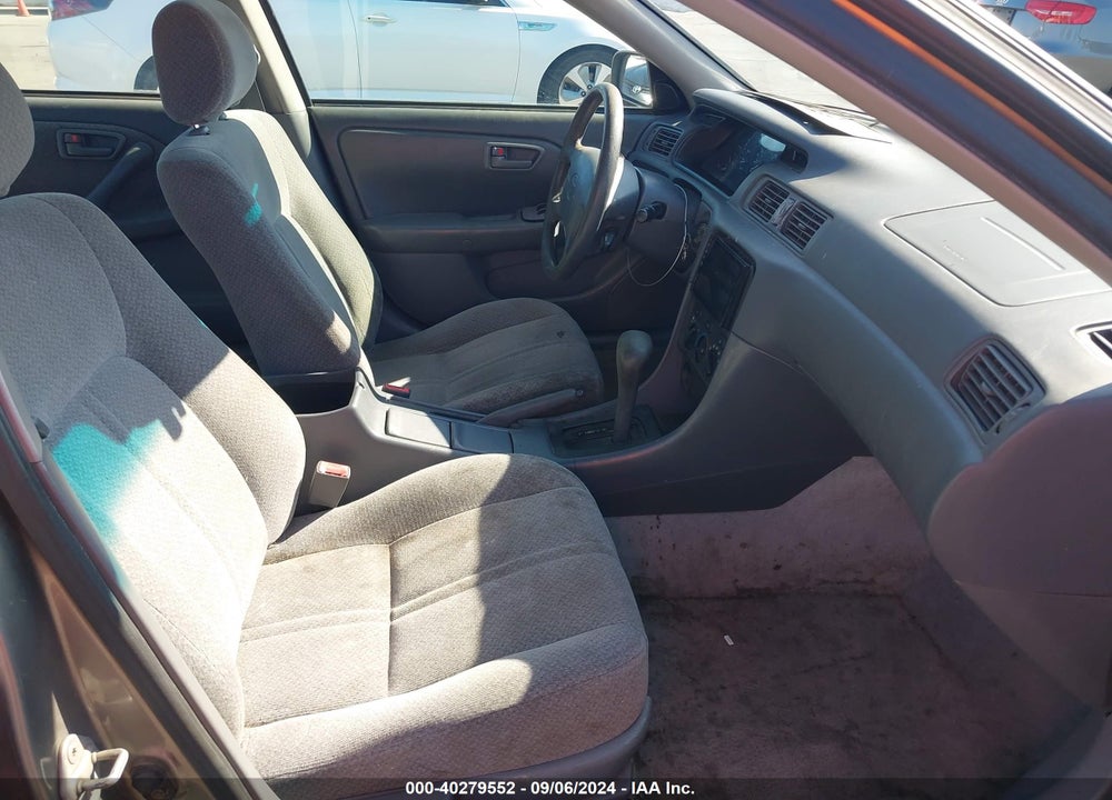 2001 TOYOTA CAMRY LE VIN: JT2BG22K910547728