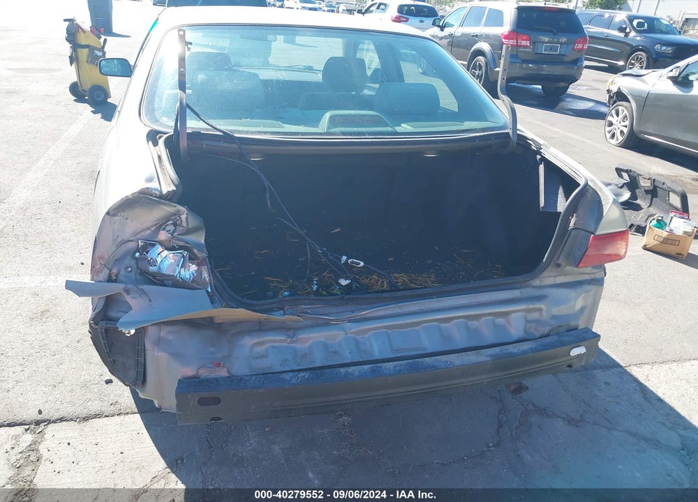 2001 TOYOTA CAMRY LE VIN: JT2BG22K910547728