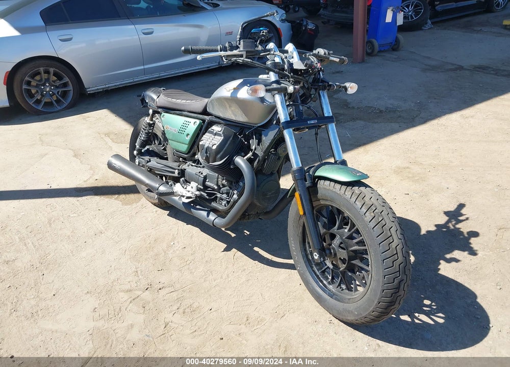 2021 MOTO GUZZI V9 BOBBER VIN: ZGUMAUB03MM000055