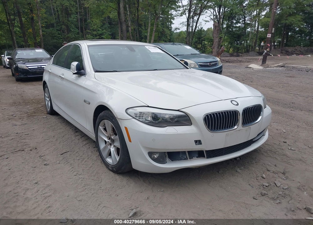 2013 BMW 528I XDRIVE VIN: WBAXH5C52DD111611