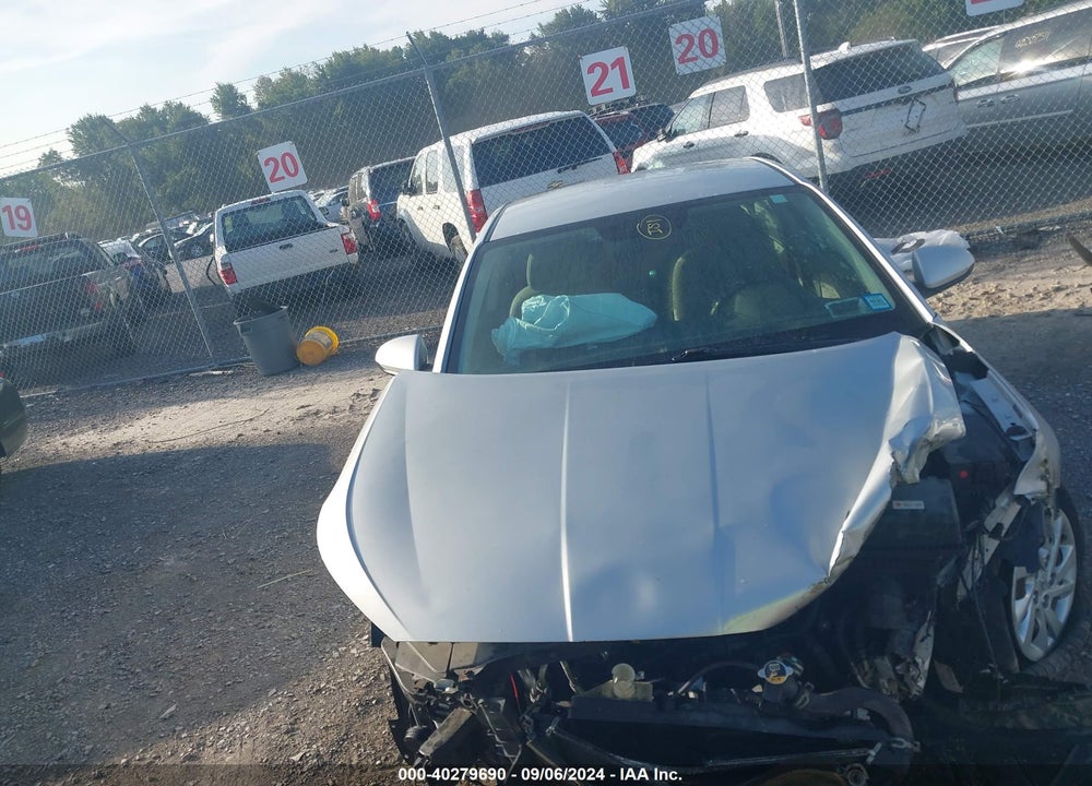 2019 HYUNDAI ELANTRA SE VIN: 5NPD74LF9KH464964