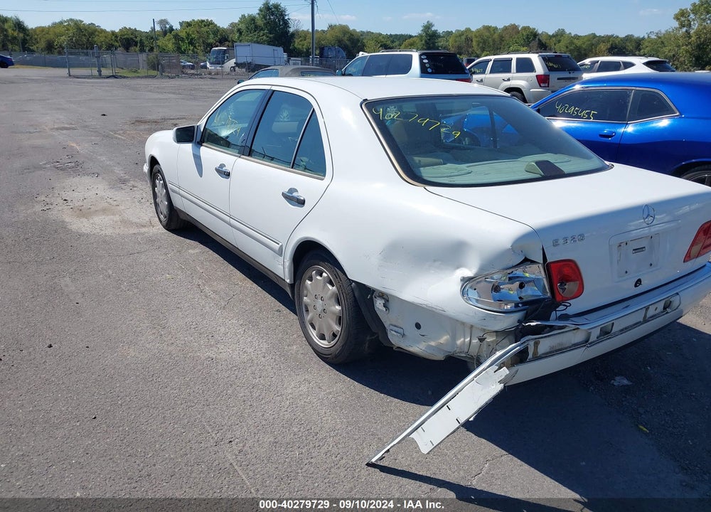 1998 MERCEDES-BENZ E 320 VIN: WDBJF65F2WA531463