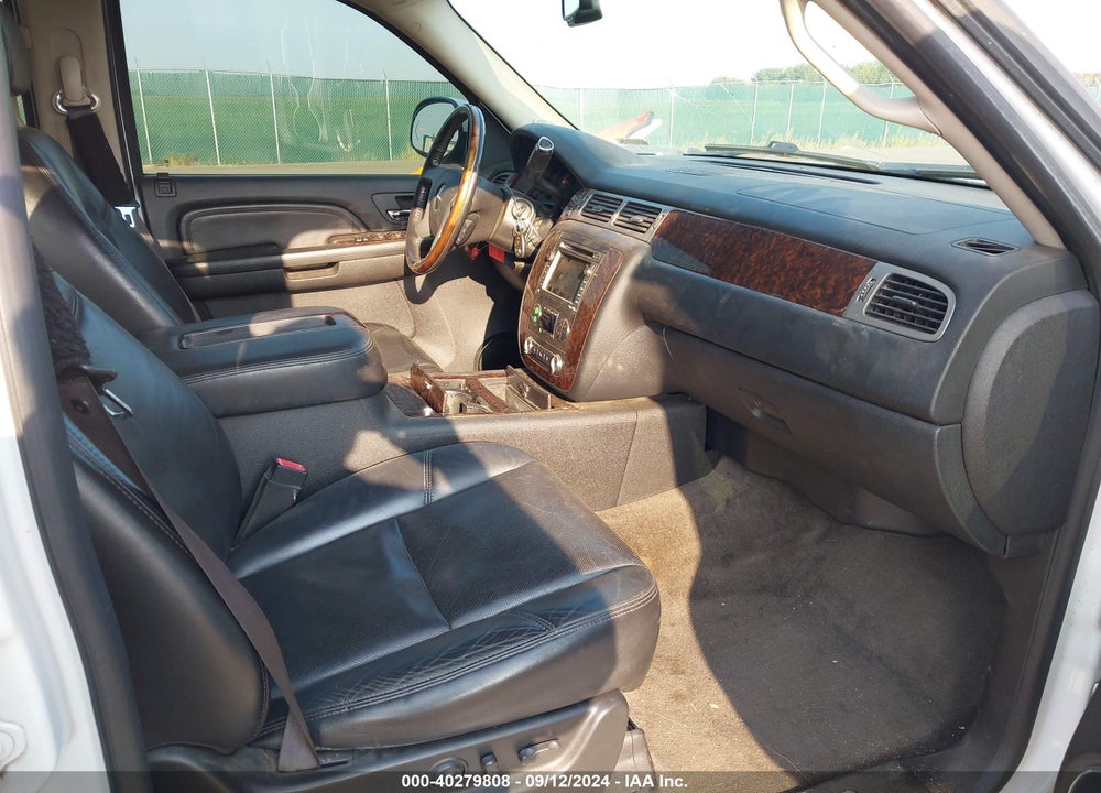 2009 GMC YUKON XL 1500 DENALI VIN: 1GKFK06279J108608